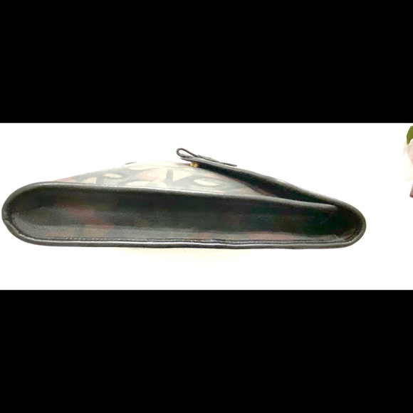 Vintage Emanuel Ungaro Enveloped  (clutch)Leather - Picture 4 of 8